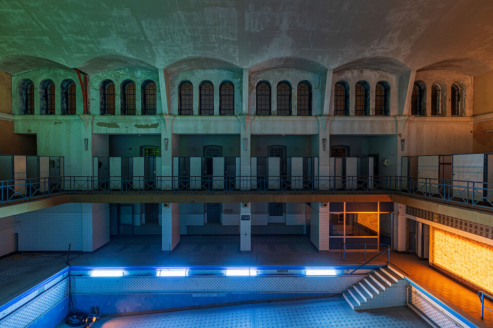 Lichtinstallation von Christian Herbert im Krefelder Stadtbad.